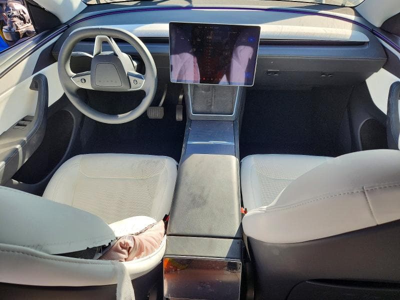 2026 TESLA MODEL Y 8
