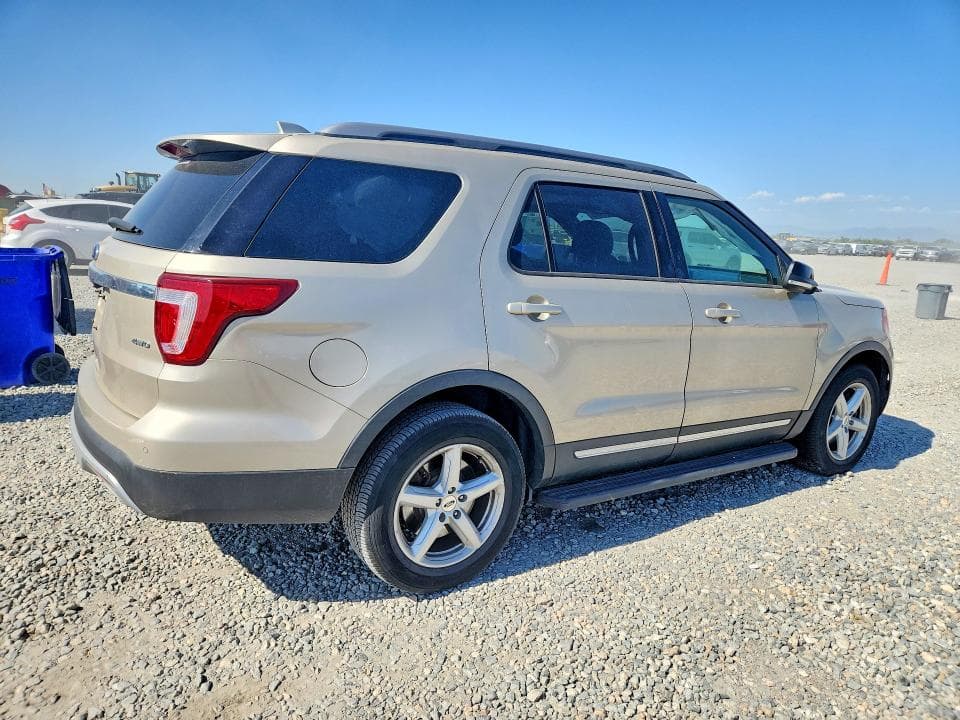 2017 FORD EXPLORER XLT 3