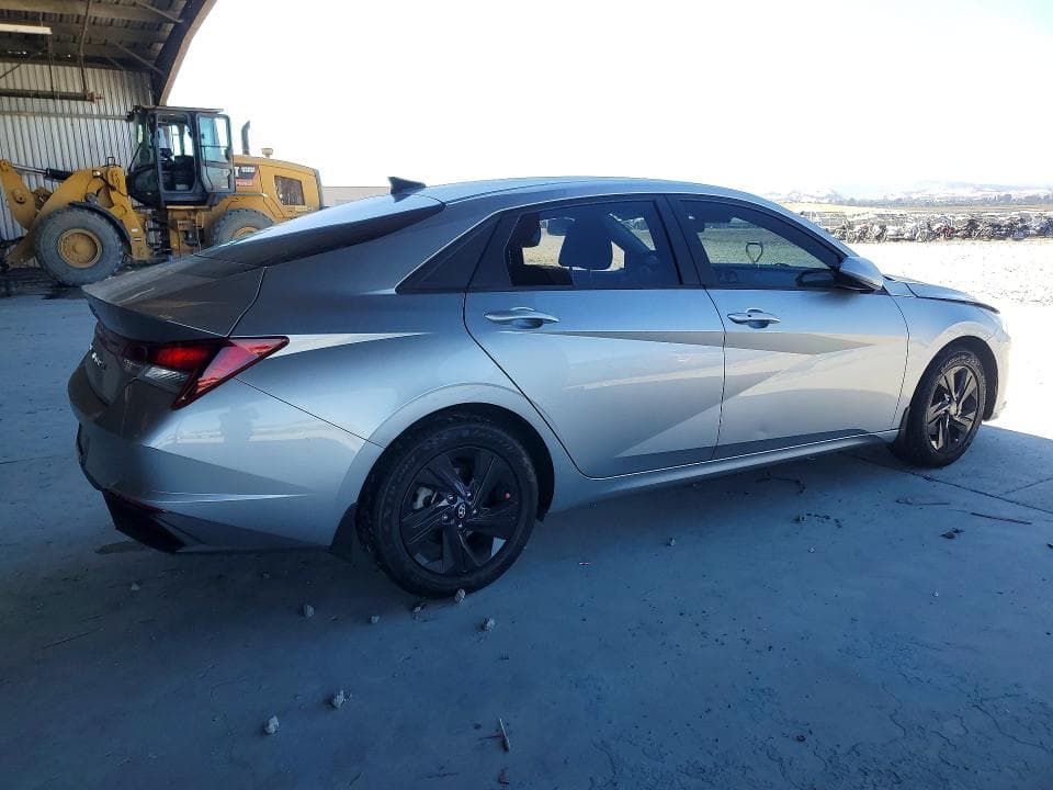 2023 HYUNDAI ELANTRA SEL 3