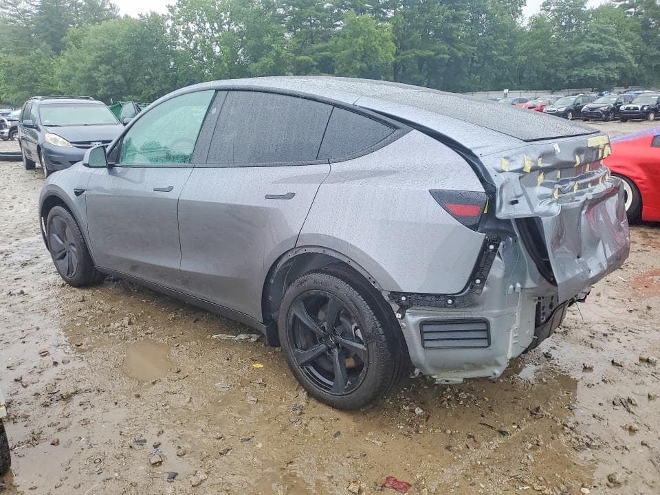 2026 TESLA MODEL Y 2