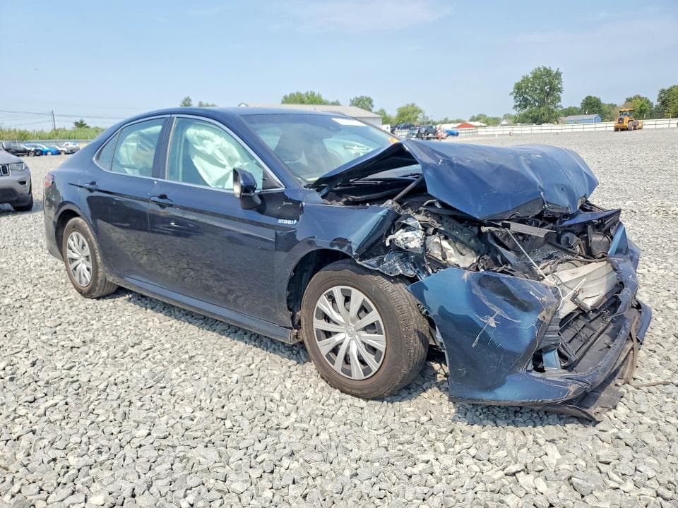 2018 TOYOTA CAMRY LE 4