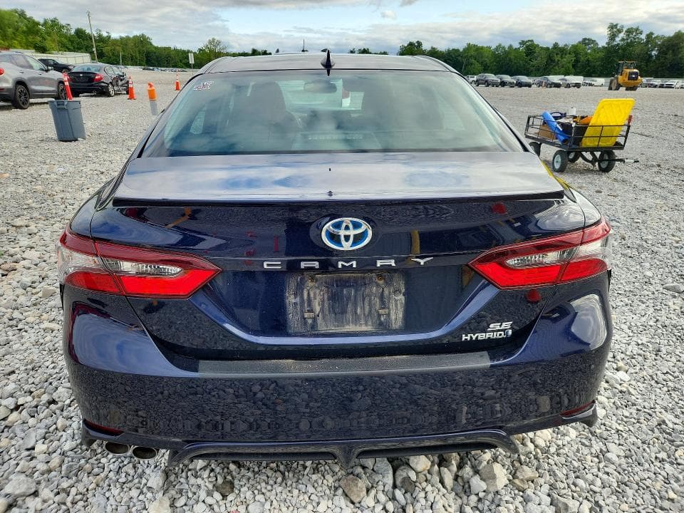2022 TOYOTA CAMRY HYBRID SE 6