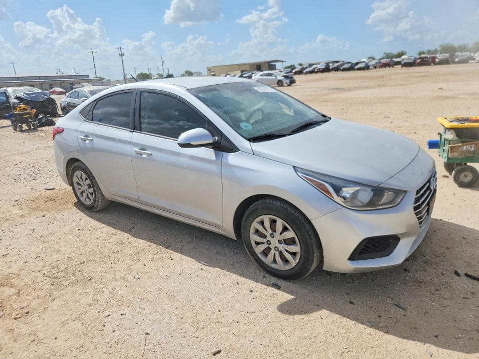 2022 HYUNDAI ACCENT SE 4