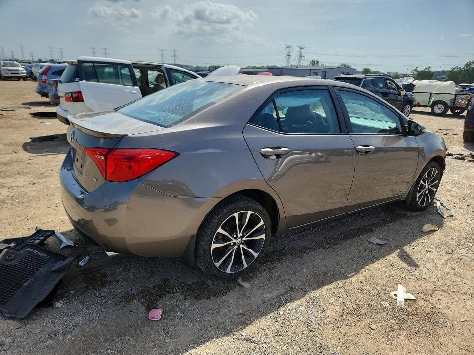 2018 TOYOTA COROLLA SE 3