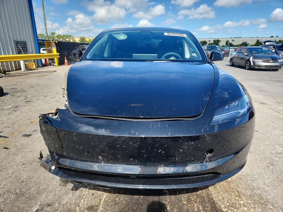 2026 TESLA MODEL 3 5
