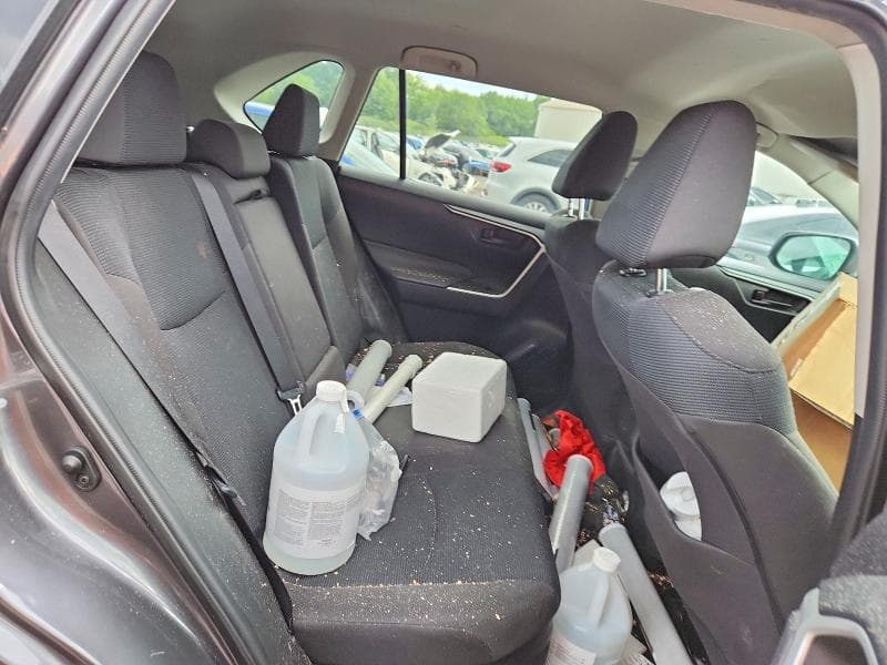 2021 TOYOTA RAV4 LE 11