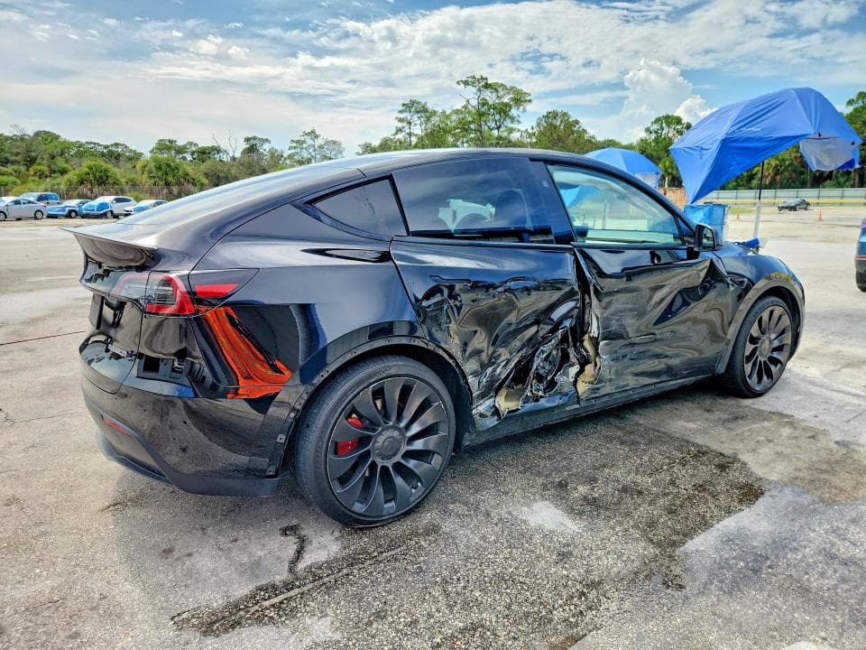 2023 TESLA MODEL Y 3