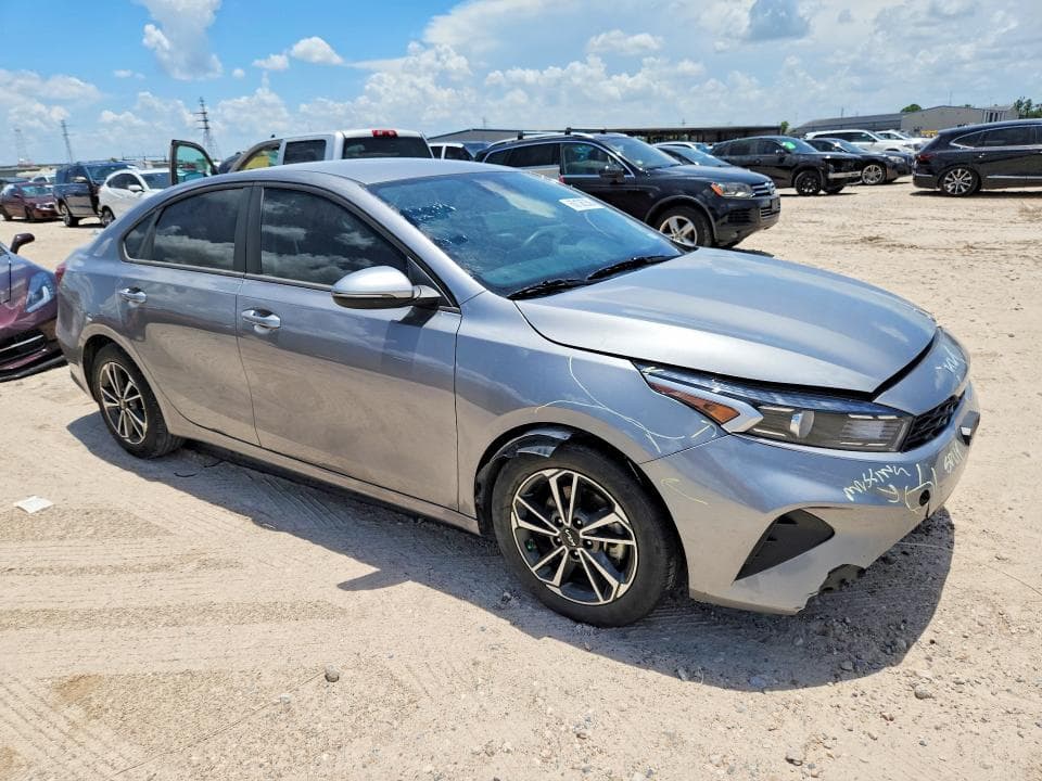 2023 KIA FORTE LXS 4