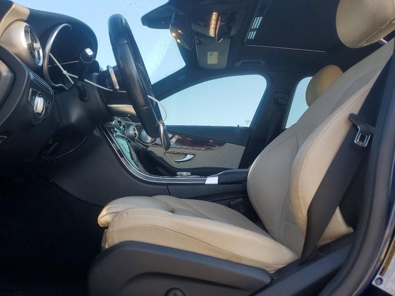 2020 MERCEDES-BENZ C 300 7