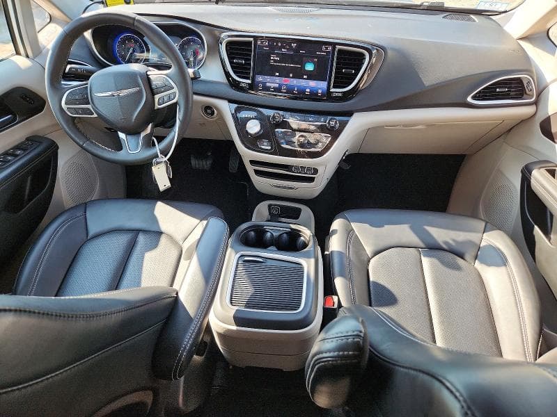 2024 CHRYSLER PACIFICA TOURING L 8