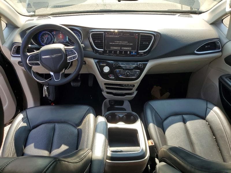 2023 CHRYSLER PACIFICA TOURING L 8