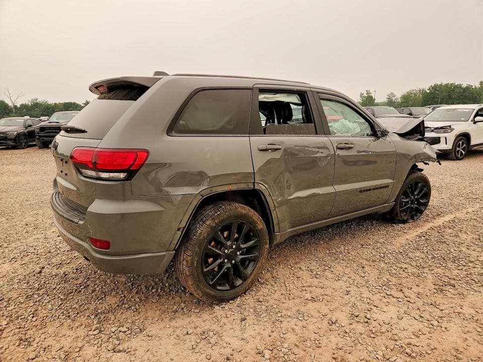 2021 JEEP GRAND CHEROKEE LAREDO 3