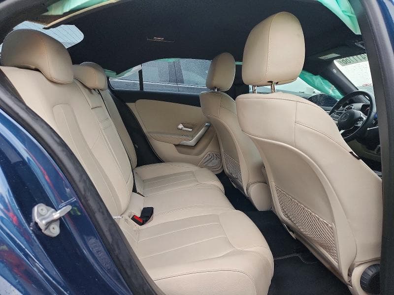 2022 MERCEDES-BENZ A 220 10