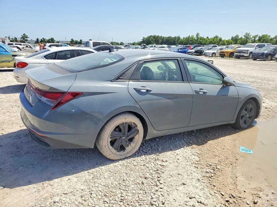 2021 HYUNDAI ELANTRA SEL 3