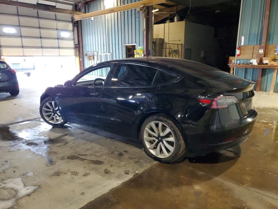 2018 TESLA MODEL 3 2