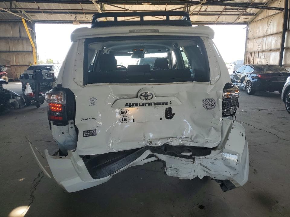 2021 TOYOTA 4RUNNER SR5 6
