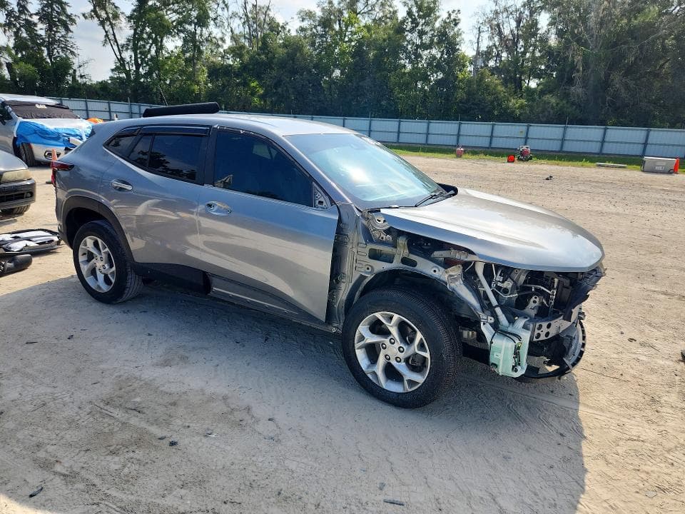 2024 CHEVROLET TRAX LS 4