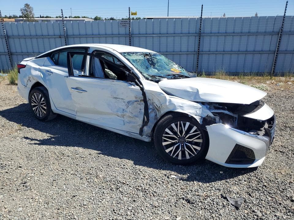 2024 NISSAN ALTIMA SV 4