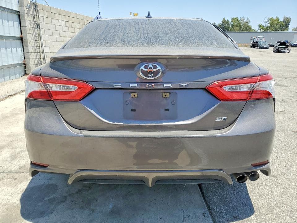 2020 TOYOTA CAMRY SE 6