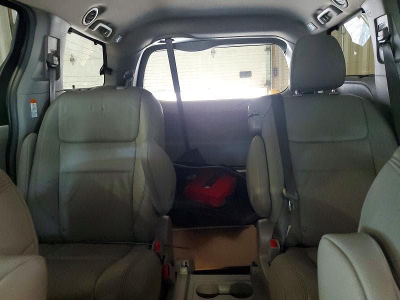 2017 TOYOTA SIENNA XLE 8-PASSENGER 10