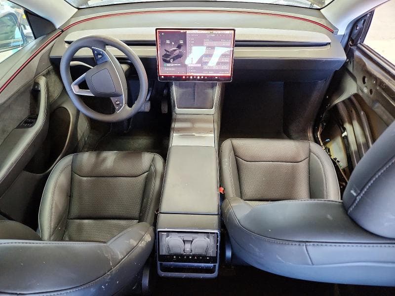 2026 TESLA MODEL Y 8