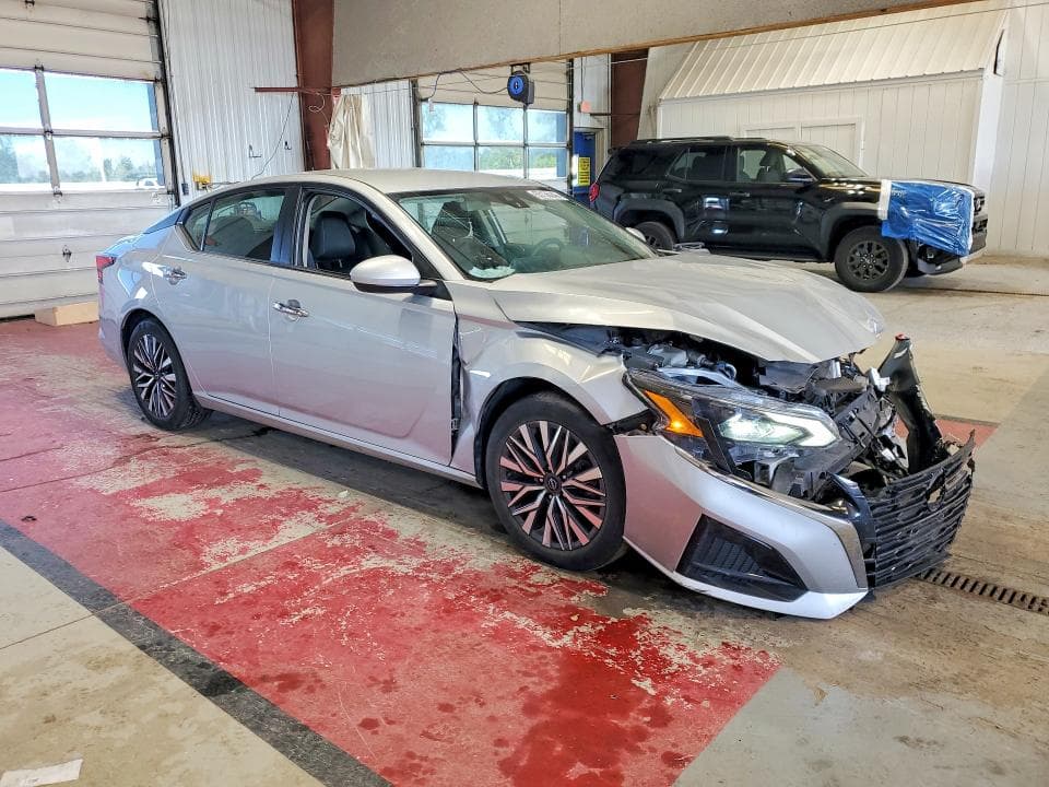 2023 NISSAN ALTIMA SV 4