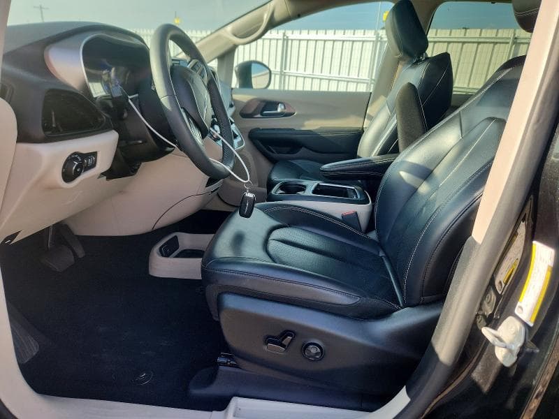 2023 CHRYSLER PACIFICA 7