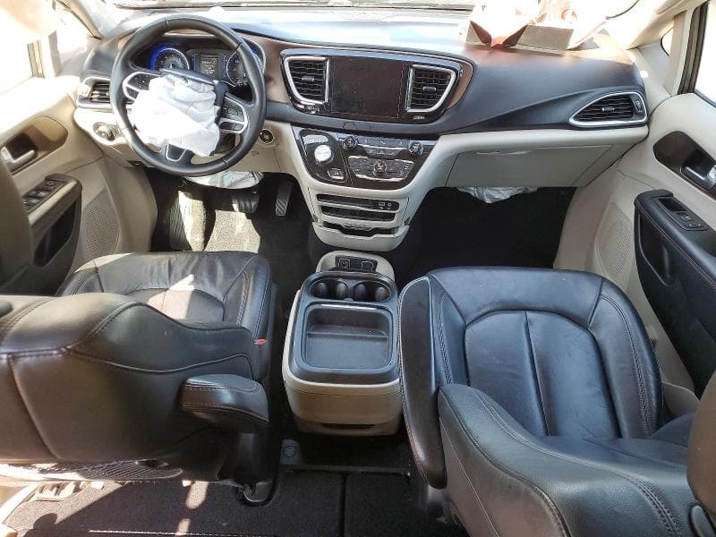2017 CHRYSLER PACIFICA TOURING L 8