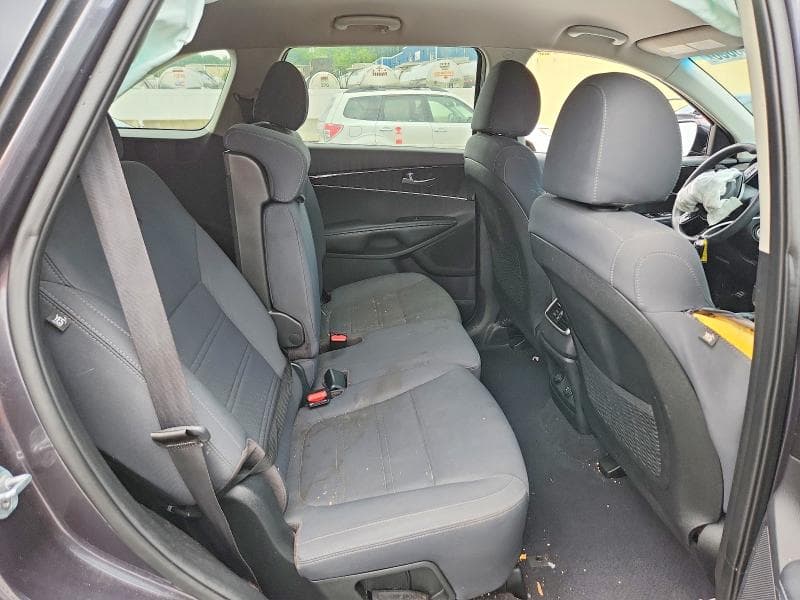 2019 KIA SORENTO LX 11