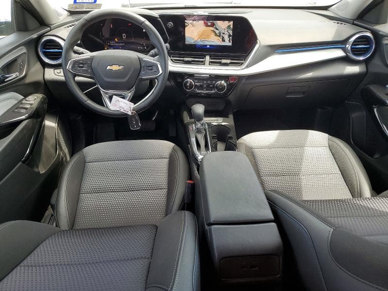 2025 CHEVROLET TRAX 1LT 8