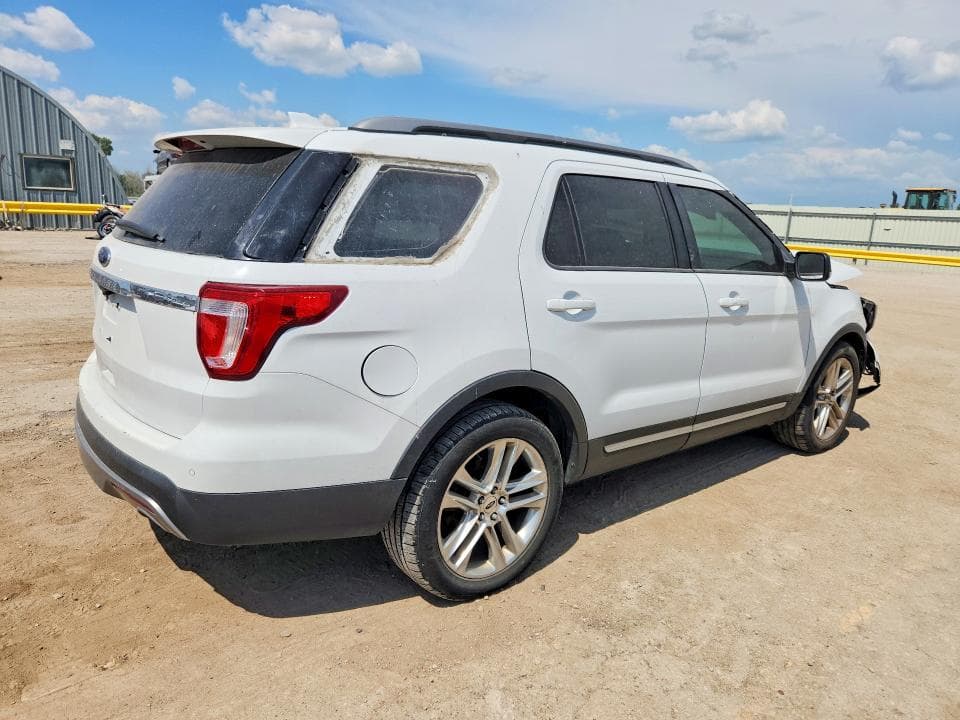 2017 FORD EXPLORER XLT 3
