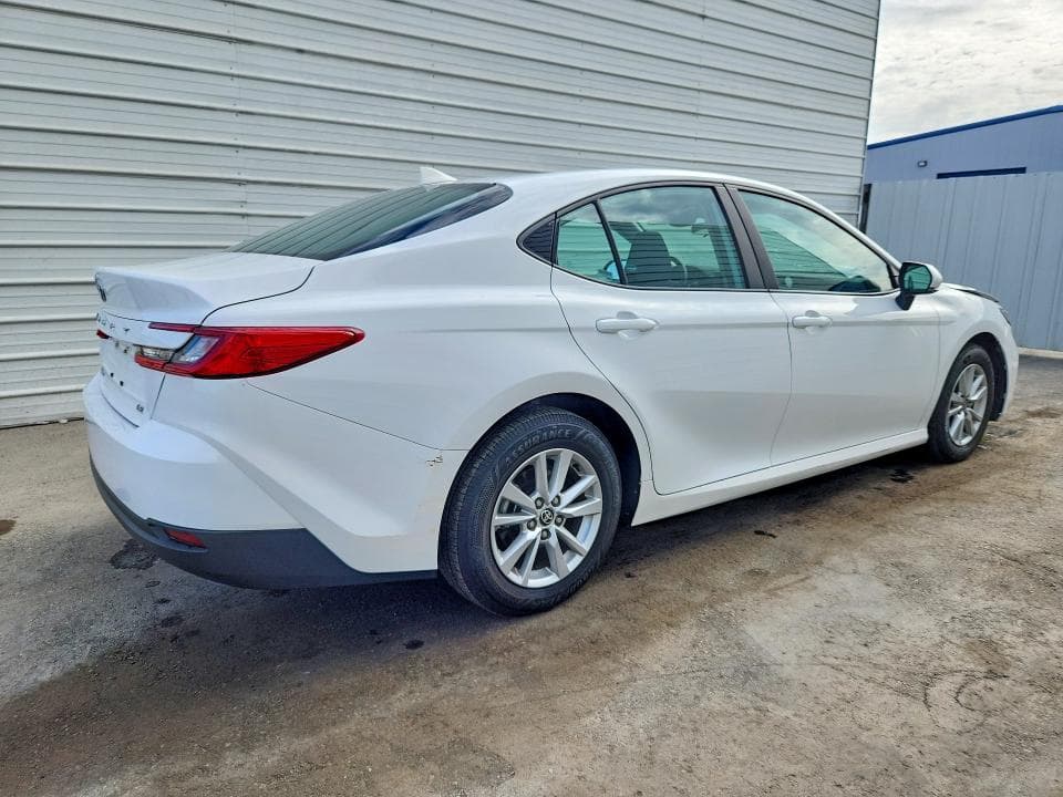 2025 TOYOTA CAMRY LE 3