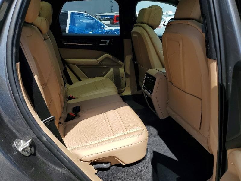 2022 PORSCHE CAYENNE 10