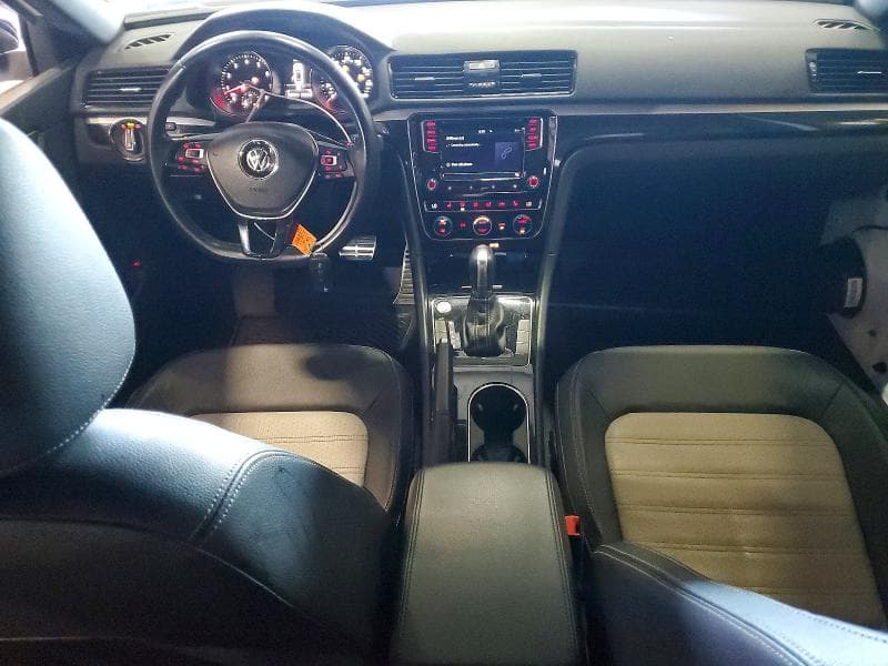 2018 VOLKSWAGEN PASSAT GT 8