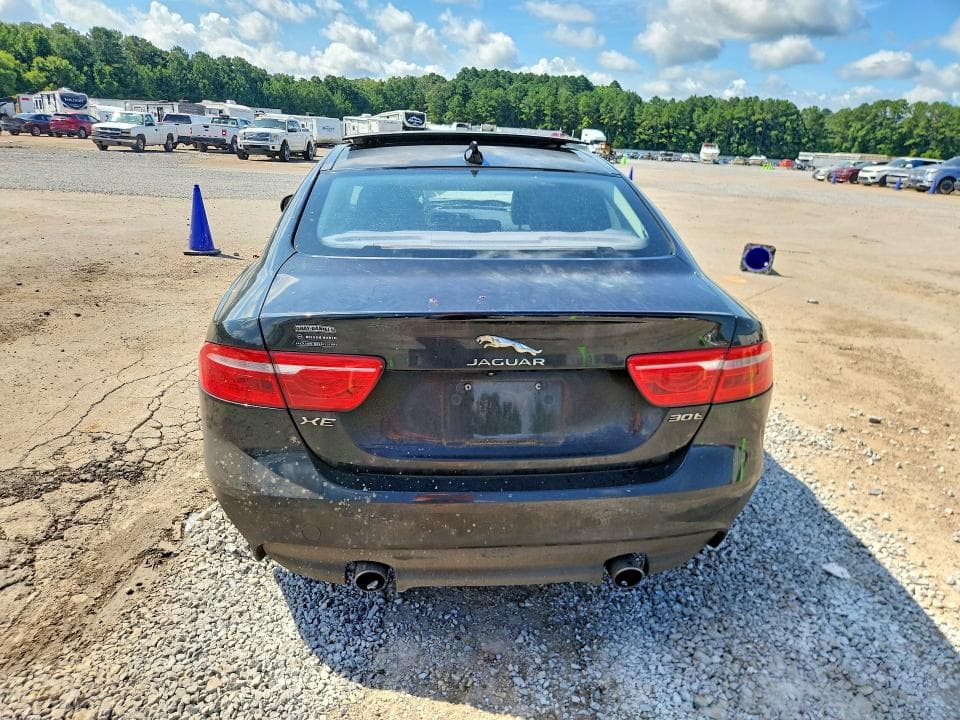 2018 JAGUAR XE PREMIUM 6