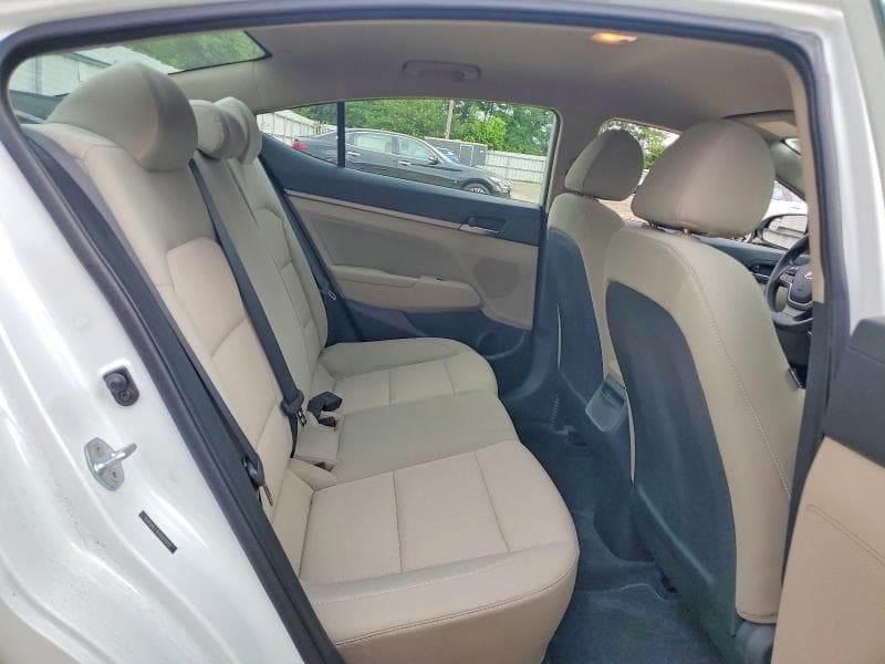 2017 HYUNDAI ELANTRA SE 10