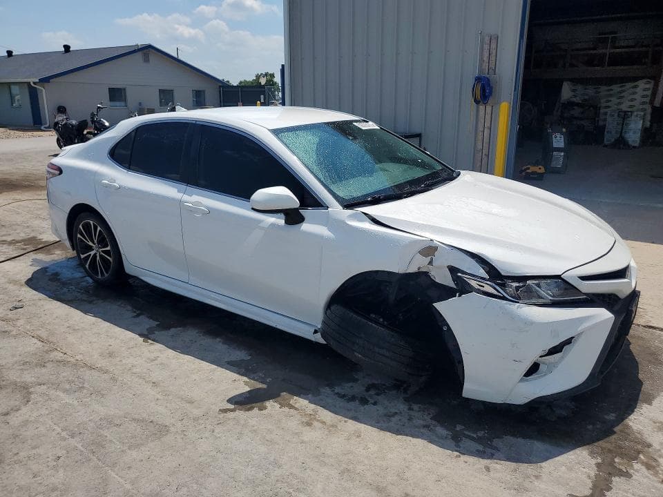 2019 TOYOTA CAMRY SE 4