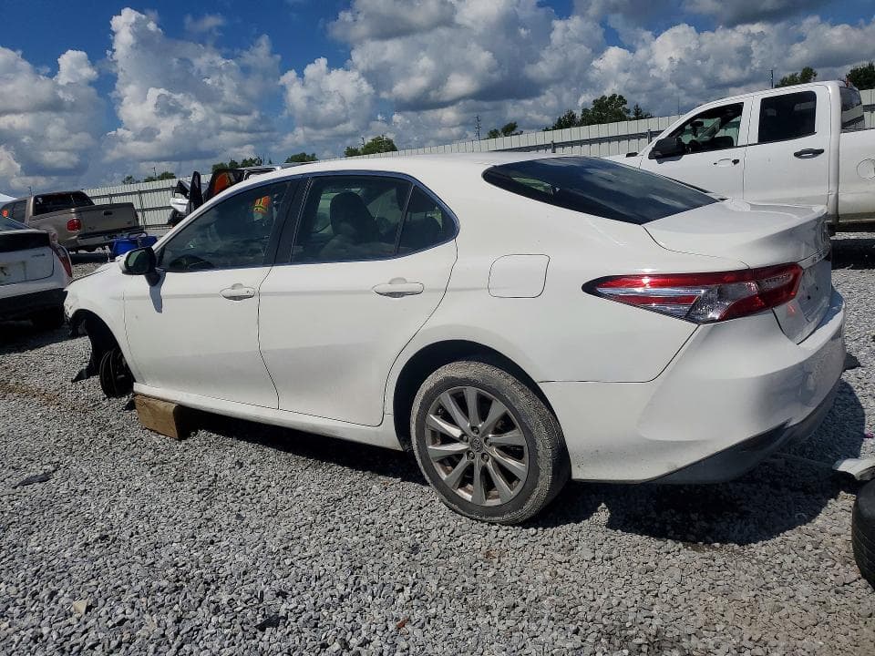 2018 TOYOTA CAMRY LE 2
