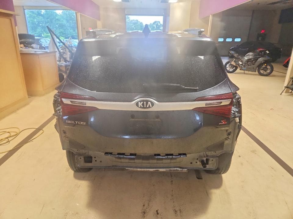 2021 KIA SELTOS S 6