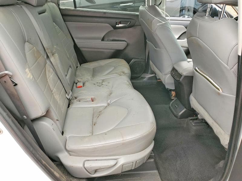 2022 TOYOTA HIGHLANDER XLE 11