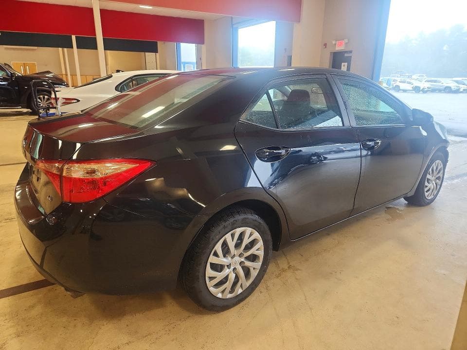 2019 TOYOTA COROLLA LE 3