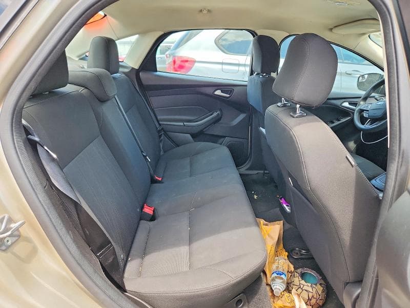 2017 FORD FOCUS SE 10