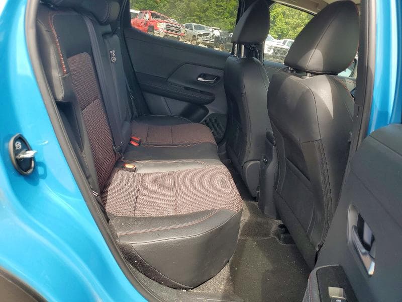2025 NISSAN KICKS SR 11