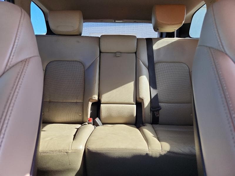 2017 HYUNDAI SANTA FE SE 10