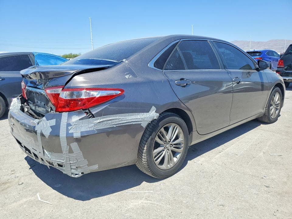 2017 TOYOTA CAMRY SE 3