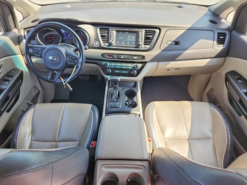 2017 KIA SEDONA LX 8