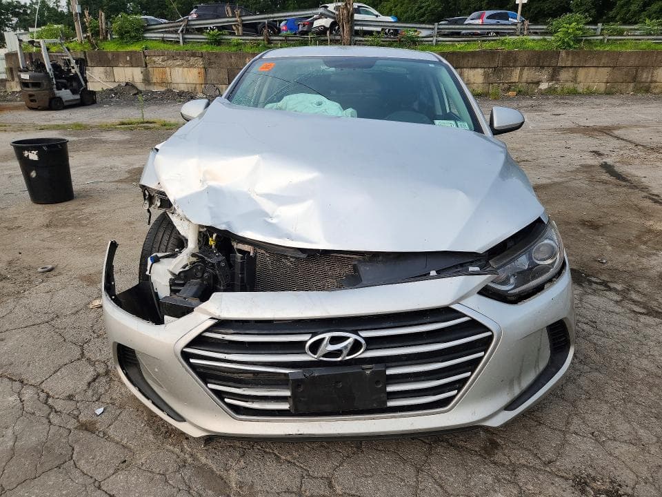 2018 HYUNDAI ELANTRA SE 5