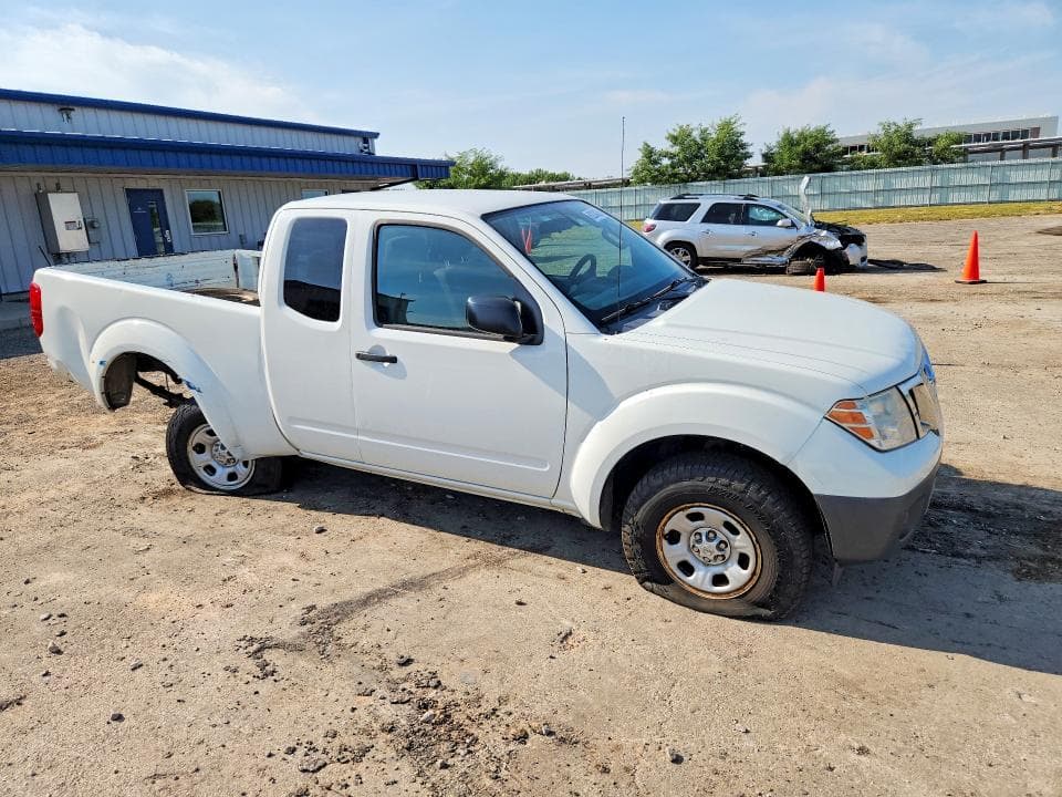 2017 NISSAN FRONTIER S 4