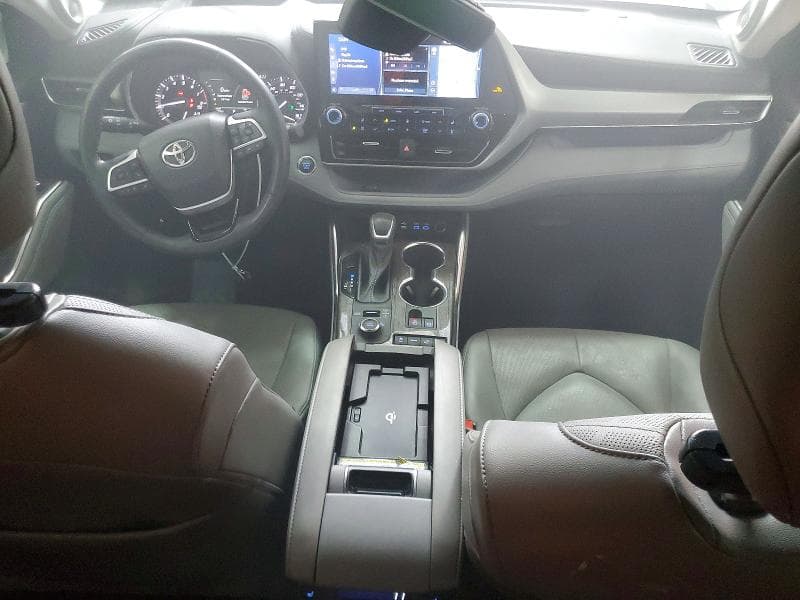 2022 TOYOTA HIGHLANDER PLATINUM 8