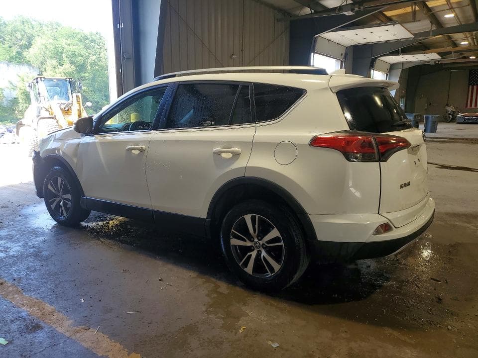 2017 TOYOTA RAV4 XLE 2